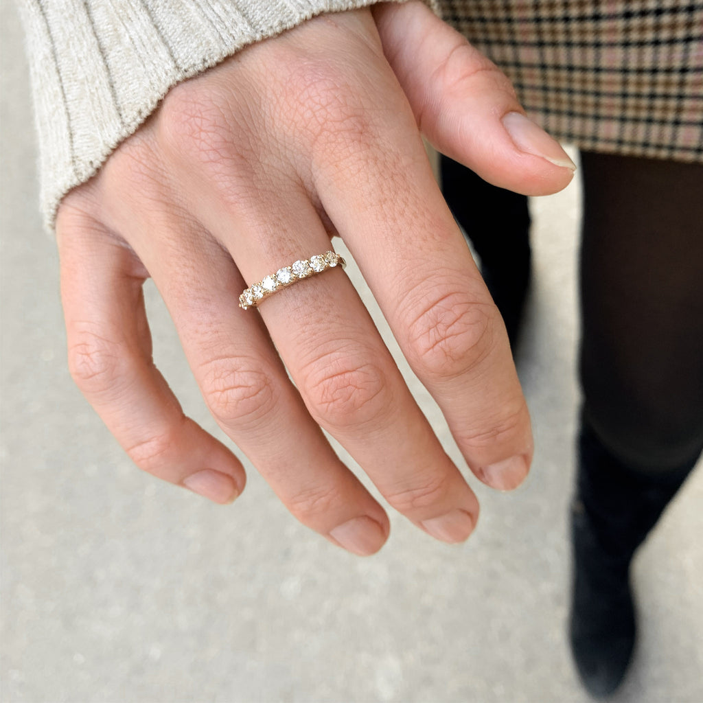 Aligned, 1/3 line 3mm Ring, Gold/White