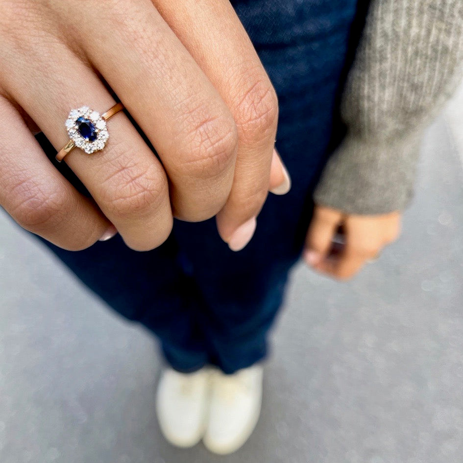HERITAGE, New Vintage Ring, BlueSapphire/Diamonds/Gold