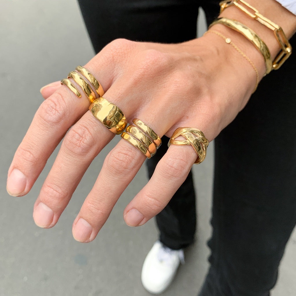 SUOMI, Pielinen Twirl Ring, Golden