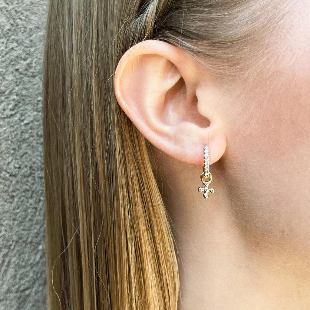 ALIGNED, EVEN oval huggies 12mm 0,20ct, Gold/White