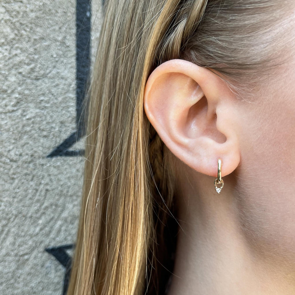 ALIGNED, Oval plain huggies, Gold