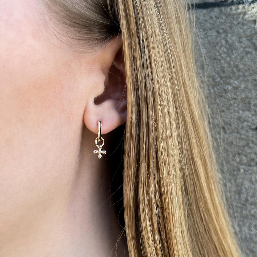 ALIGNED, Oval plain huggies, Gold