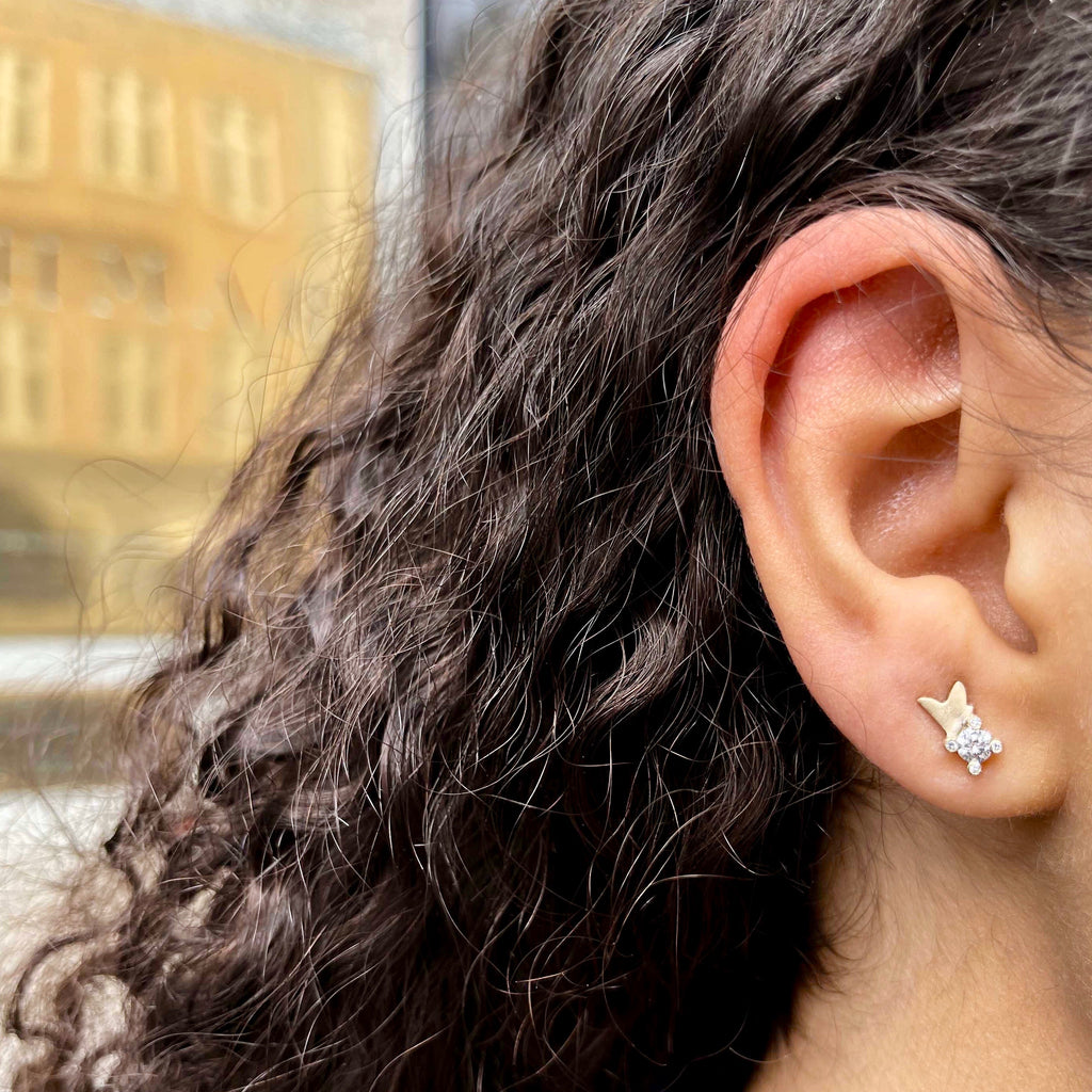 Paris, Deux Magots Studs, Gold/White