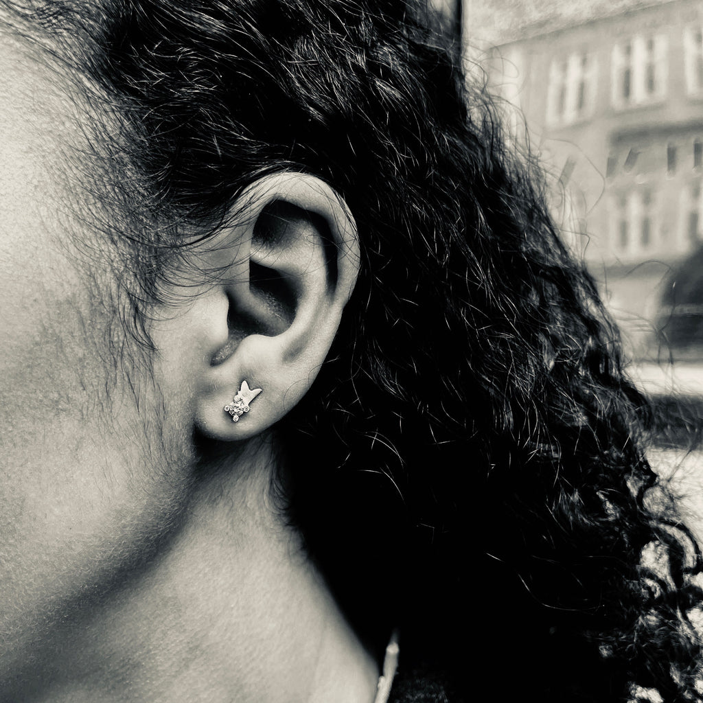 Paris, Deux Magots Studs, Gold/Emerald/White